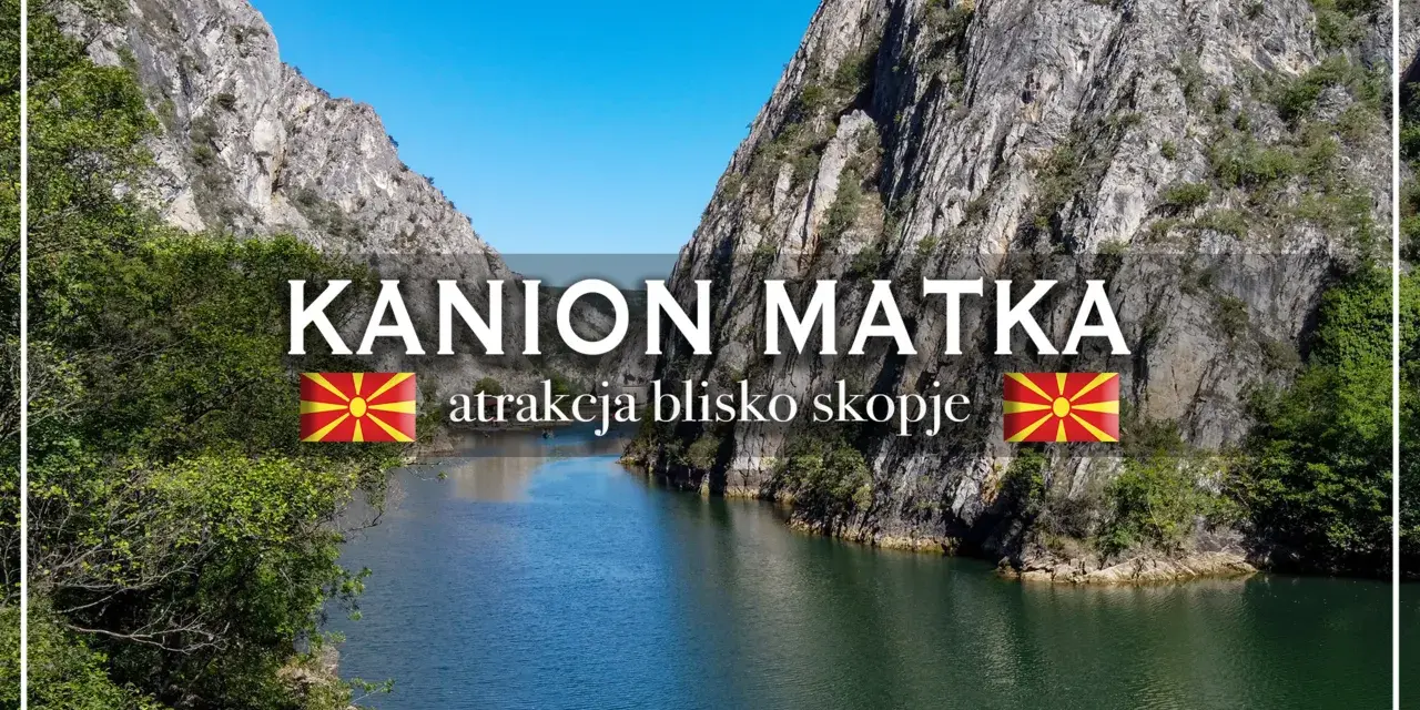 Wodna ścieżka przez kanion Matka, malowniczą atrakcję blisko Skopje, otoczony skalistymi zboczami i bujną zielenią.