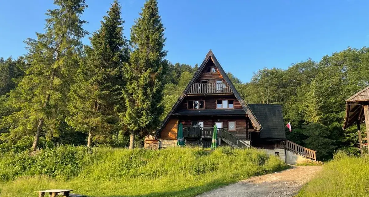 Bacówka pod Honem: Wszystko, co musisz wiedzieć o perle Bieszczadów