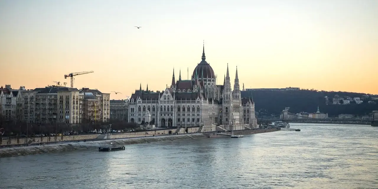 Tanie noclegi w Polsce: Jak oszczędzić 50% na zakwaterowaniu?