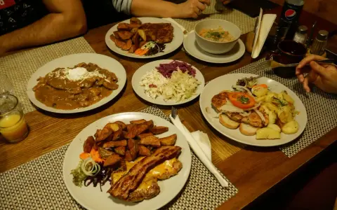 Bacówka u Józka: Menu, ceny, hity! Co zjeść w góralskiej karczmie?