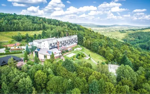 Hotel w otoczeniu zieleni Gór Świętokrzyskich. Malownicze miejscowości i krajobrazy.