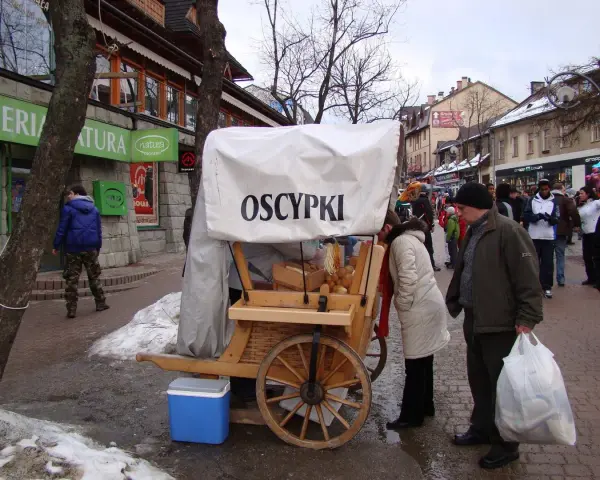 Zakopane: Prawdziwy oscypek i bacówki. Uniknij pułapek Krupówek!