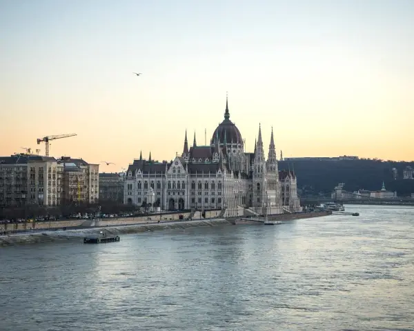 Tanie noclegi w Polsce: Jak oszczędzić 50% na zakwaterowaniu?