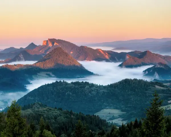 Bacówka Trzy Korony? Odkryj prawdę i zaplanuj wycieczkę w Pieniny!