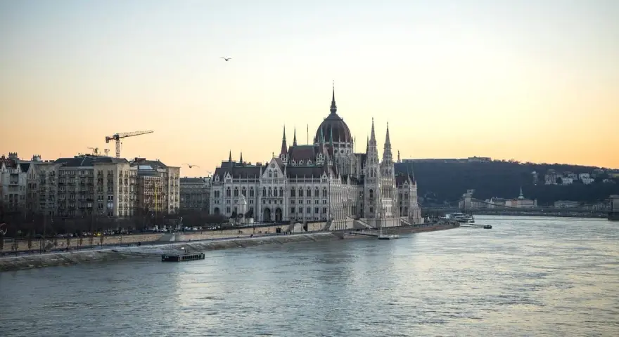 Tanie noclegi w Polsce: Jak oszczędzić 50% na zakwaterowaniu?