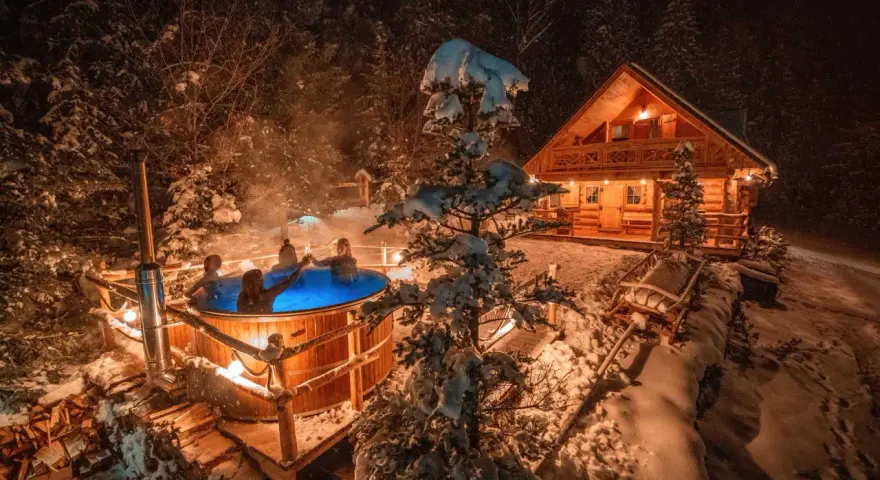 Bacówka w górach: Ucieknij od zgiełku! Jak znaleźć idealną chatę?