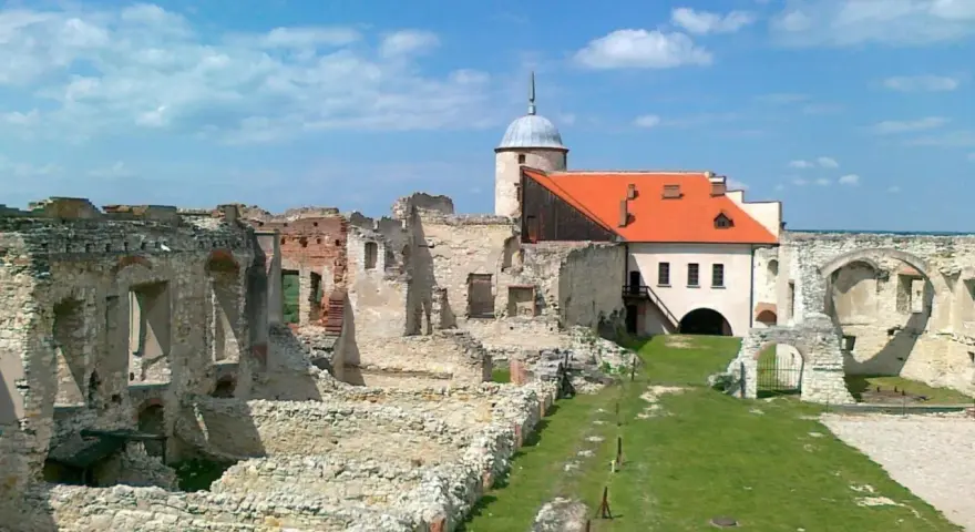 Ruiny zamku w Janowie Podlaskim, idealne miejsce na weekend lubelskie.