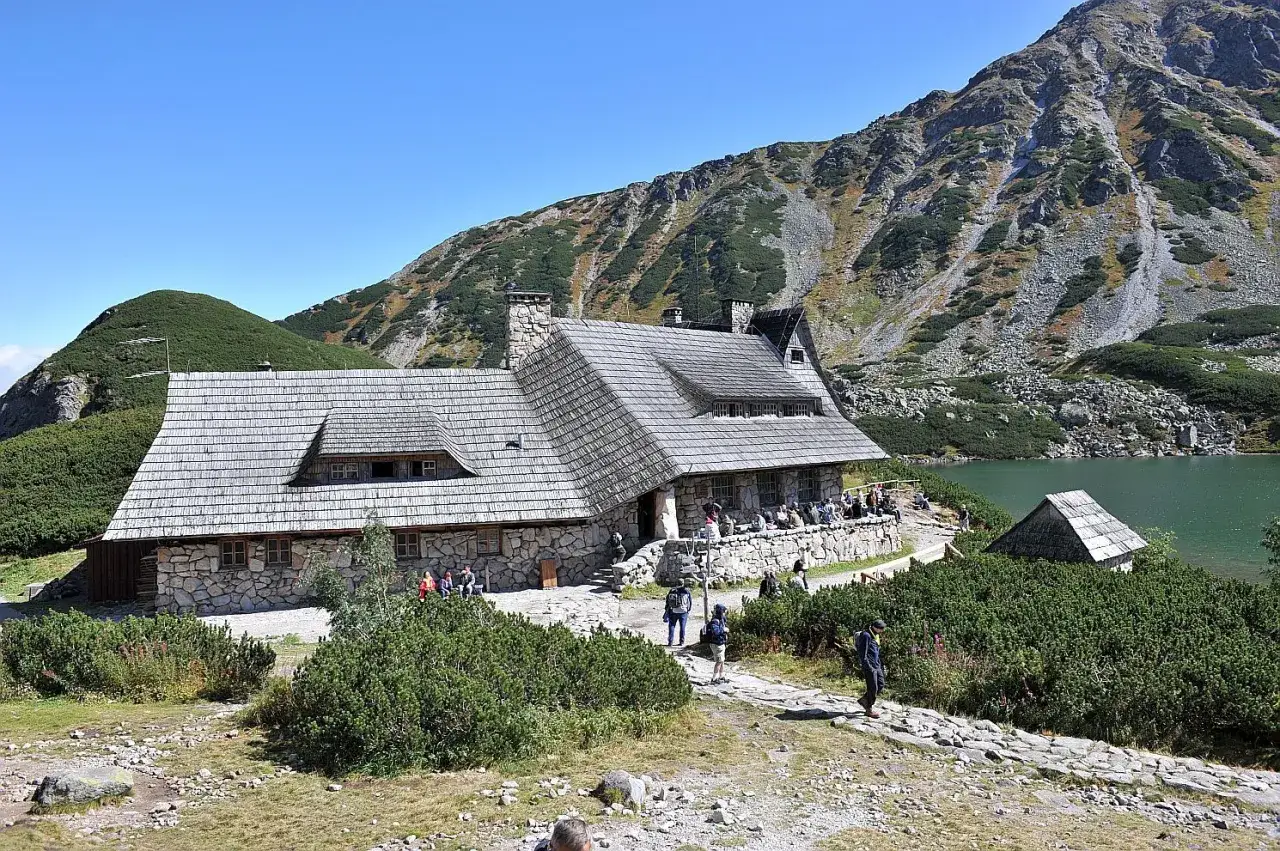 Schronisko górskie w Tatrach, Morskie Oko, Dolina Pięciu Stawów