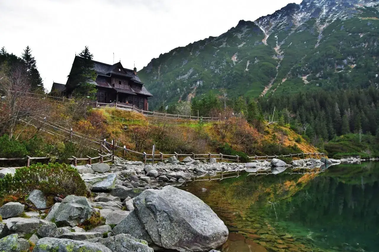 Morskie Oko jesienią