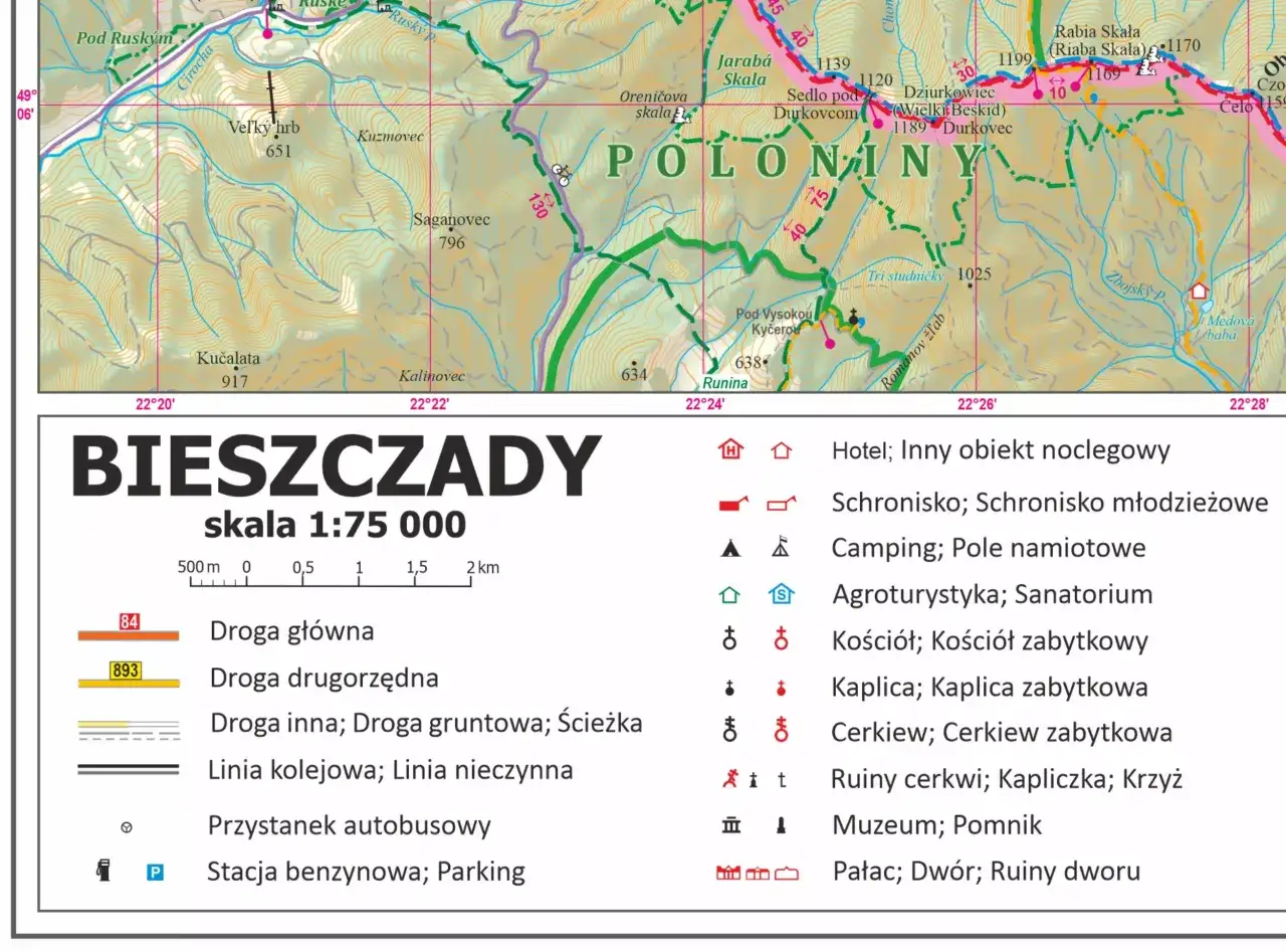 Mapa turystyczna Bieszczadów z zaznaczonymi szlakami, punktami noclegowymi i zabytkami. Bieszczady gdzie leżą? Na mapie widać fragmenty Polski i Słowacji.